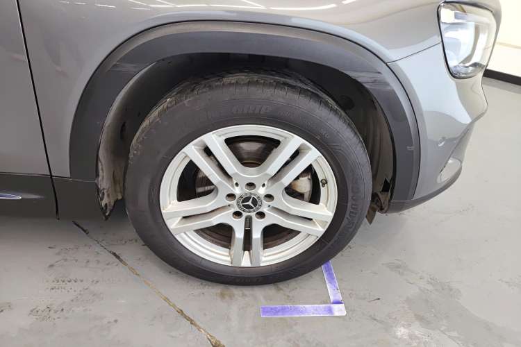 Used Mercedes-Benz GLB 2021 GLB 200 Dynamic Edition Right Front Wheel Hub