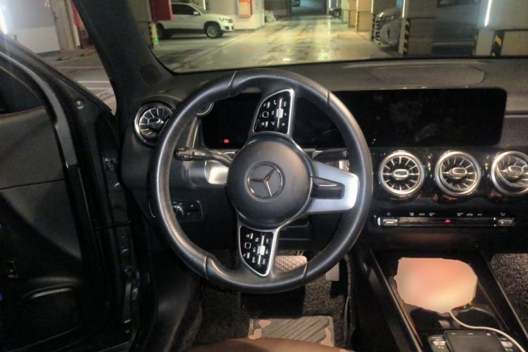 Used Mercedes-Benz GLB 2021 GLB 200 Dynamic Edition Steering Wheel