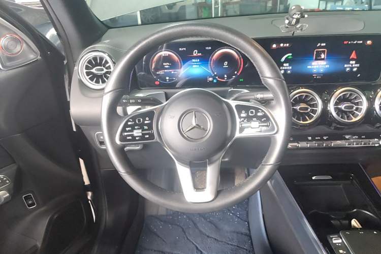 Used Mercedes-Benz GLB 2021 GLB 200 Fashion Model Steering Wheel
