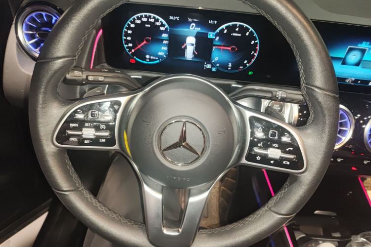 Used Mercedes-Benz GLB 2021 GLB 200 Dynamic Edition Steering Wheel