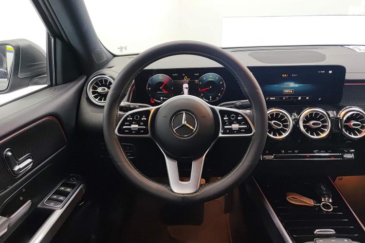 Used Mercedes-Benz GLB 2021 GLB 200 Dynamic Edition Steering Wheel