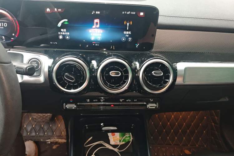 Used Mercedes-Benz GLB 2021 GLB 180 Dynamic Edition Audio And AC Panel