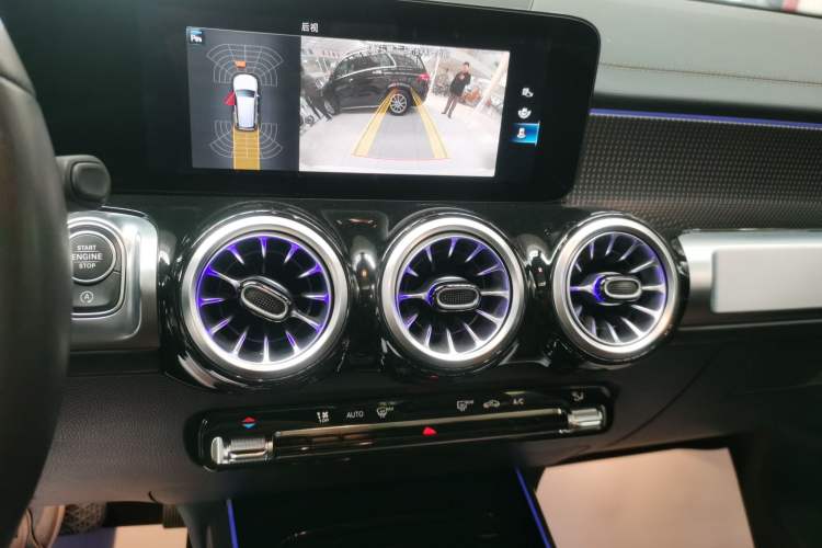 Used Mercedes-Benz GLB 2021 GLB 200 Dynamic Edition Audio And AC Panel