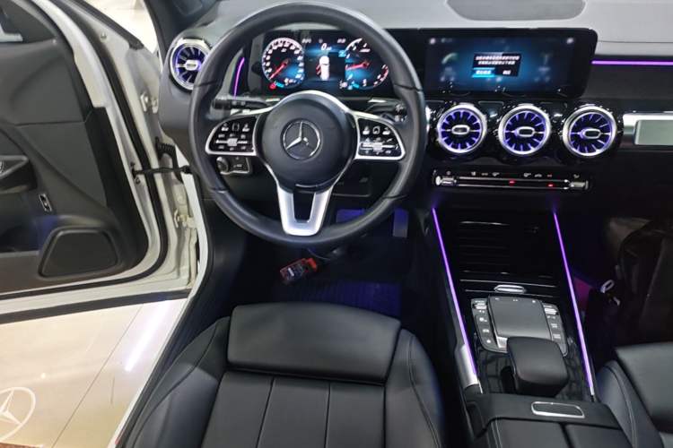 Used Mercedes-Benz GLB 2021 GLB 200 Dynamic Edition Audio And AC Panel