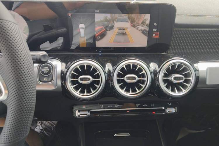 Used Mercedes-Benz GLB 2021 GLB 200 Dynamic Edition Audio And AC Panel