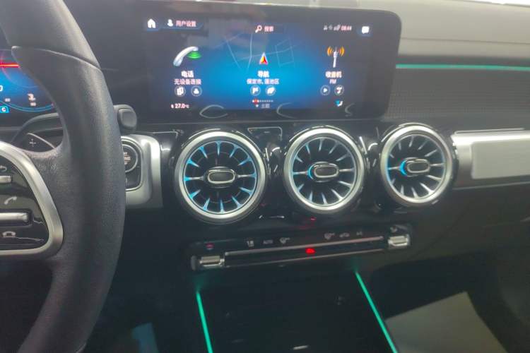 Used Mercedes-Benz GLB 2021 GLB 200 Dynamic Edition Audio And AC Panel