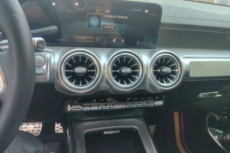 Used Mercedes-Benz GLB 2021 GLB 200 Fashion Model Audio And AC Panel