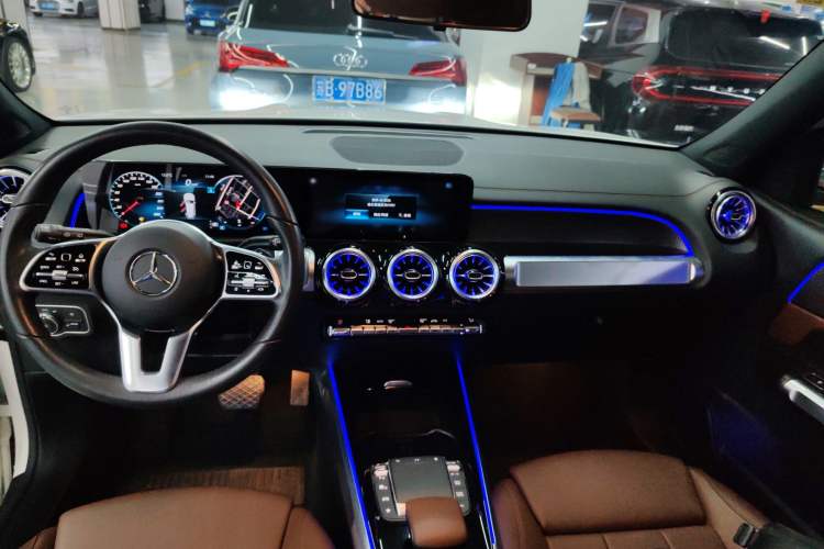 Used Mercedes-Benz GLB 2021 GLB 200 Dynamic Edition Audio And AC Panel