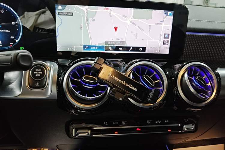 Used Mercedes-Benz GLB 2021 GLB 200 Dynamic Edition Audio And AC Panel