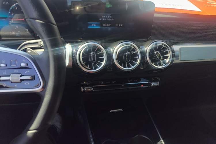 Used Mercedes-Benz GLB 2021 GLB 200 Dynamic Edition Audio And AC Panel