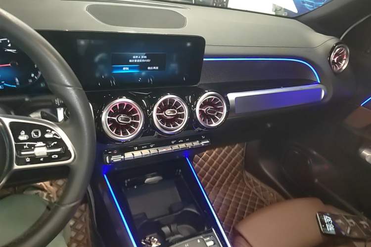 Used Mercedes-Benz GLB 2021 GLB 200 Fashion Model Audio And AC Panel