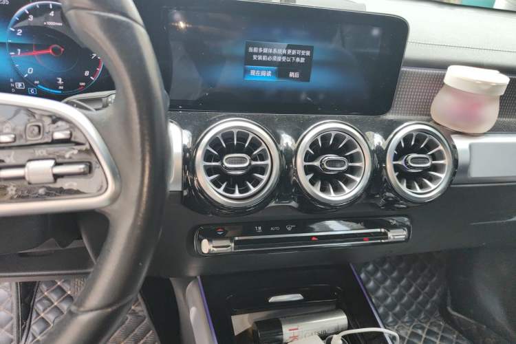 Used Mercedes-Benz GLB 2021 GLB 200 Dynamic Edition Audio And AC Panel