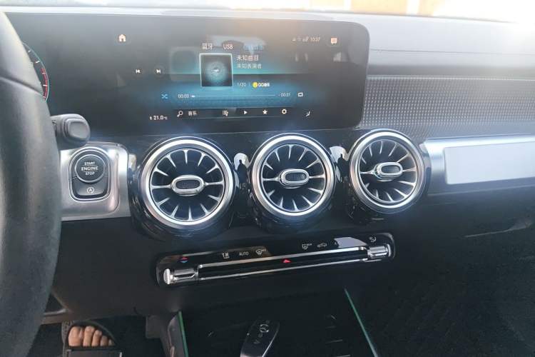 Used Mercedes-Benz GLB 2021 GLB 200 Dynamic Edition Audio And AC Panel