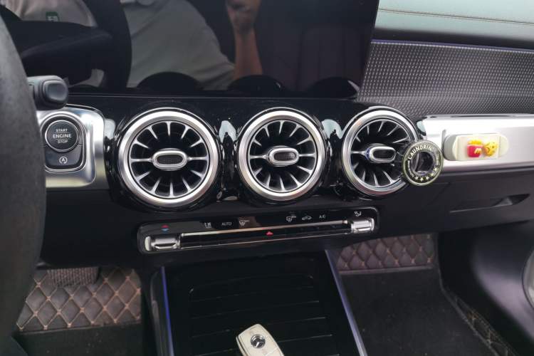 Used Mercedes-Benz GLB 2021 GLB 200 Fashion Model Audio And AC Panel