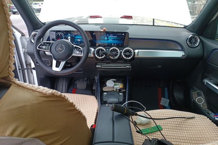 Used Mercedes-Benz GLB 2021 GLB 200 Dynamic Edition Center Console