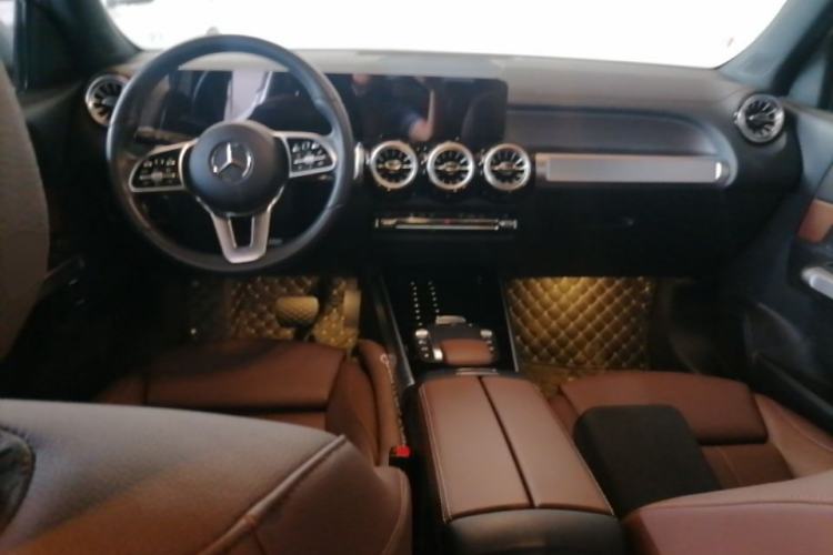 Used Mercedes-Benz GLB 2021 GLB 200 Fashion Model Center Console