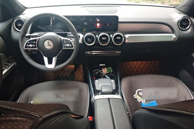 Used Mercedes-Benz GLB 2021 GLB 180 Dynamic Edition Center Console