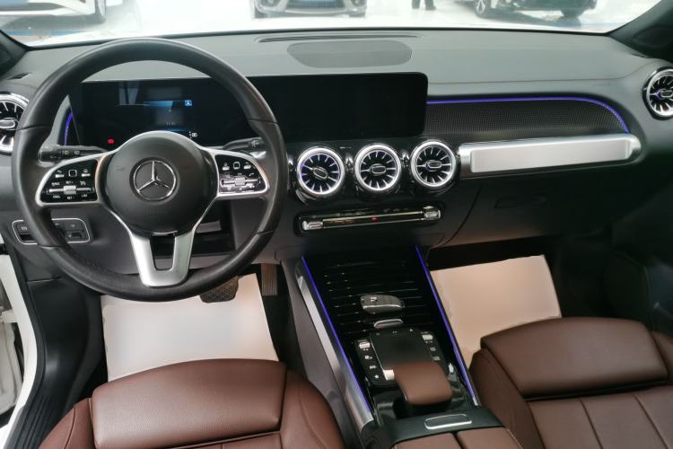 Used Mercedes-Benz GLB 2021 GLB 200 Dynamic Edition Center Console