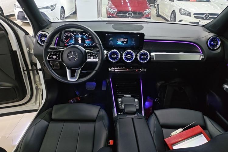 Used Mercedes-Benz GLB 2021 GLB 200 Dynamic Edition Center Console