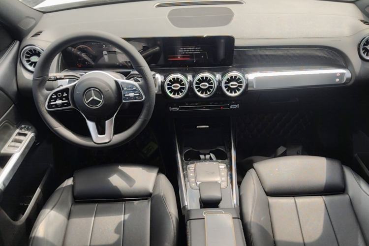 Used Mercedes-Benz GLB 2021 GLB 200 Dynamic Edition Center Console