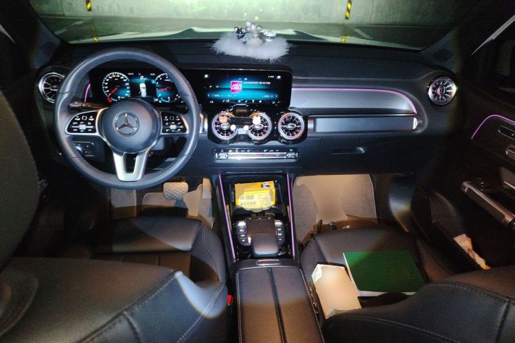 Used Mercedes-Benz GLB 2021 GLB 200 Fashion Model Center Console