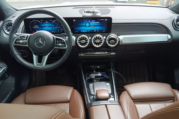 Used Mercedes-Benz GLB 2021 GLB 200 Fashion Model Center Console