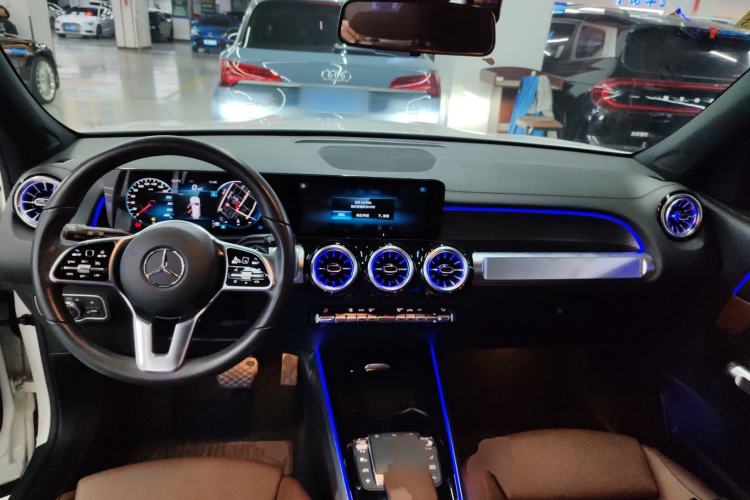 Used Mercedes-Benz GLB 2021 GLB 200 Dynamic Edition Center Console