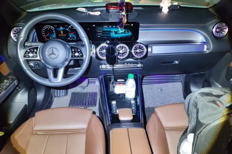 Used Mercedes-Benz GLB 2021 GLB 200 Fashion Model Center Console