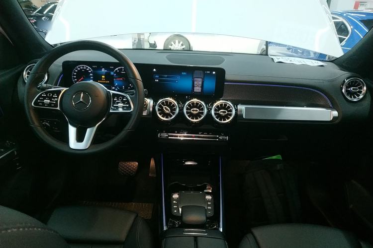 Used Mercedes-Benz GLB 2021 GLB 200 Dynamic Edition Center Console