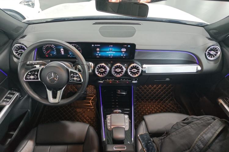 Used Mercedes-Benz GLB 2021 GLB 200 Dynamic Edition Center Console