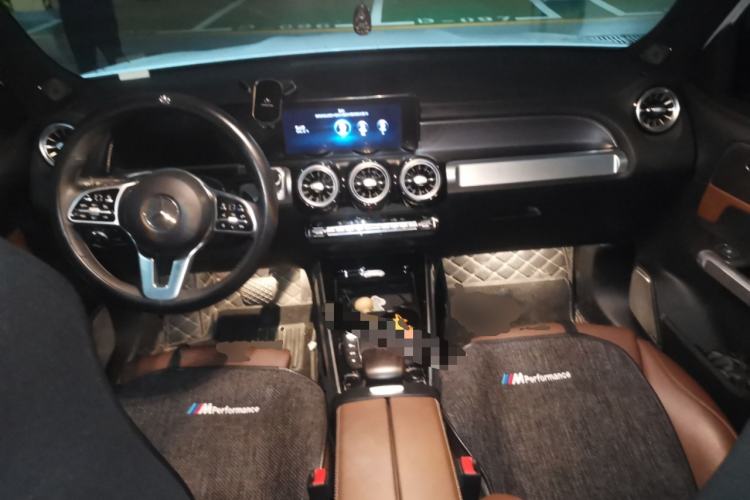 Used Mercedes-Benz GLB 2021 GLB 200 Fashion Model Center Console