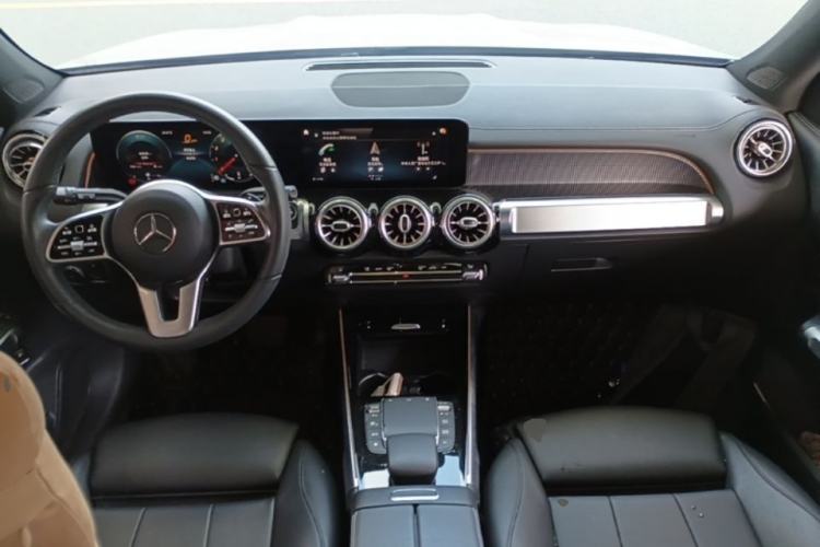 Used Mercedes-Benz GLB 2021 GLB 200 Dynamic Edition Center Console