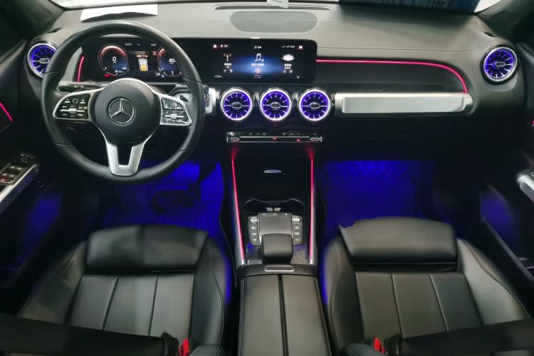 Used Mercedes-Benz GLB 2021 GLB 200 Dynamic Edition Center Console