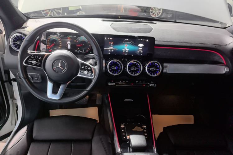 Used Mercedes-Benz GLB 2021 GLB 200 Fashion Model Center Console