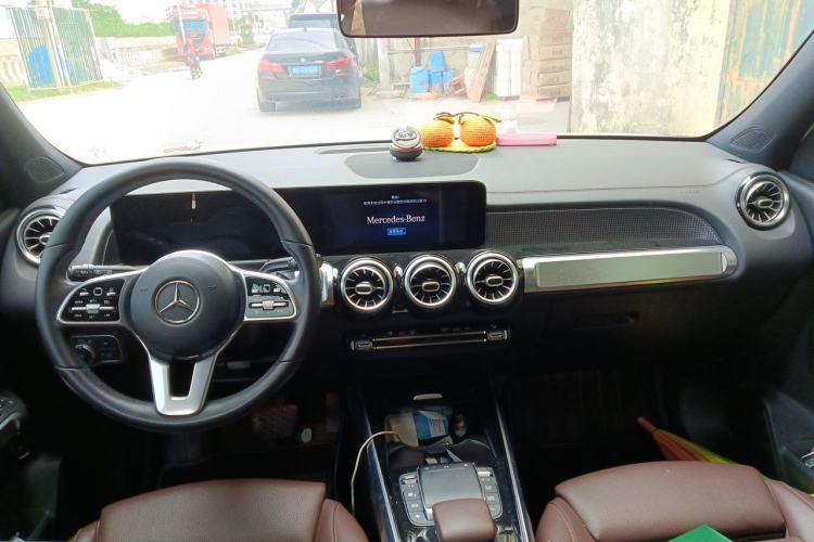 Used Mercedes-Benz GLB 2021 GLB 200 Fashion Model Center Console