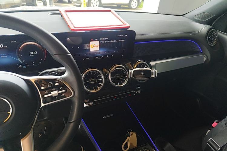 Used Mercedes-Benz GLB 2021 GLB 200 Dynamic Edition Center Console