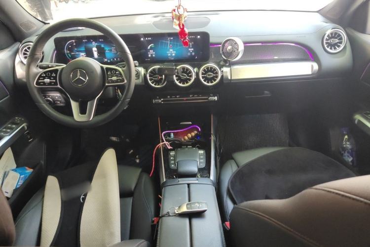Used Mercedes-Benz GLB 2021 GLB 200 Fashion Model Center Console