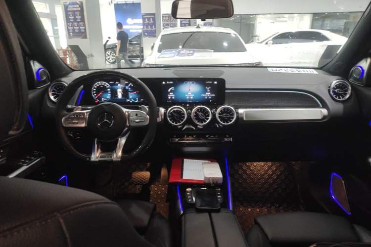 Used Mercedes-Benz GLB 2021 GLB 200 Fashion Model Center Console