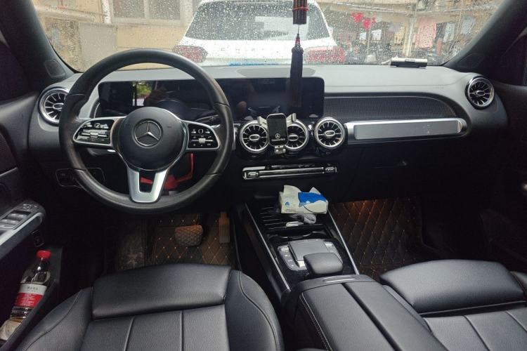 Used Mercedes-Benz GLB 2021 GLB 200 Dynamic Edition Center Console