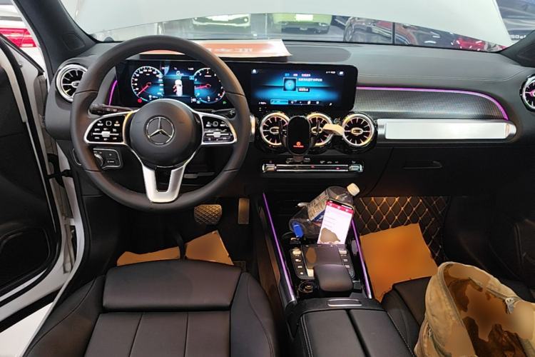 Used Mercedes-Benz GLB 2021 GLB 200 Fashion Model Center Console