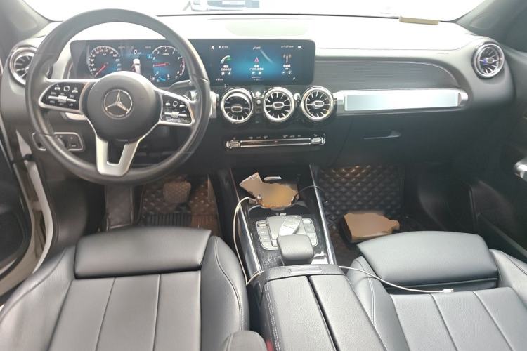 Used Mercedes-Benz GLB 2021 GLB 200 Dynamic Edition Center Console