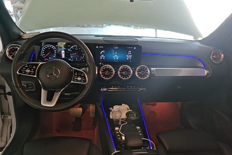 Used Mercedes-Benz GLB 2021 GLB 200 Fashion Model Center Console