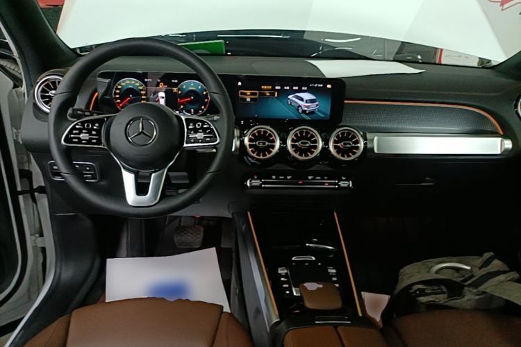 Used Mercedes-Benz GLB 2021 GLB 200 Dynamic Edition Center Console