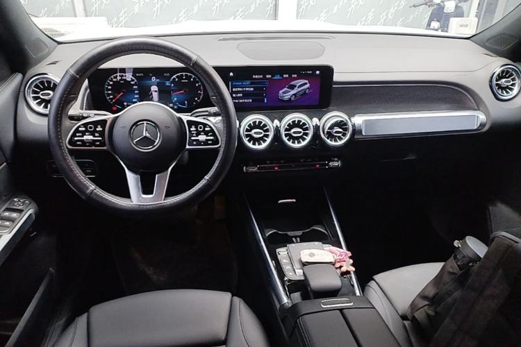 Used Mercedes-Benz GLB 2021 GLB 200 Fashion Model Center Console