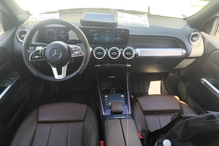Used Mercedes-Benz GLB 2021 GLB 200 Dynamic Edition Center Console