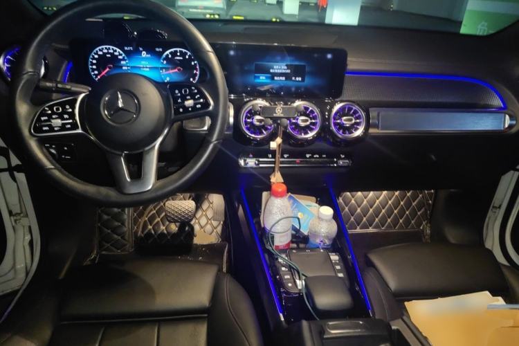 Used Mercedes-Benz GLB 2021 GLB 180 Fashion Model Center Console