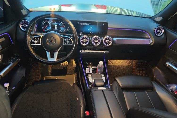 Used Mercedes-Benz GLB 2021 GLB 200 Fashion Model Center Console