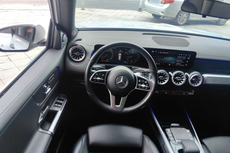 Used Mercedes-Benz GLB 2021 GLB 200 Fashion Model Center Console