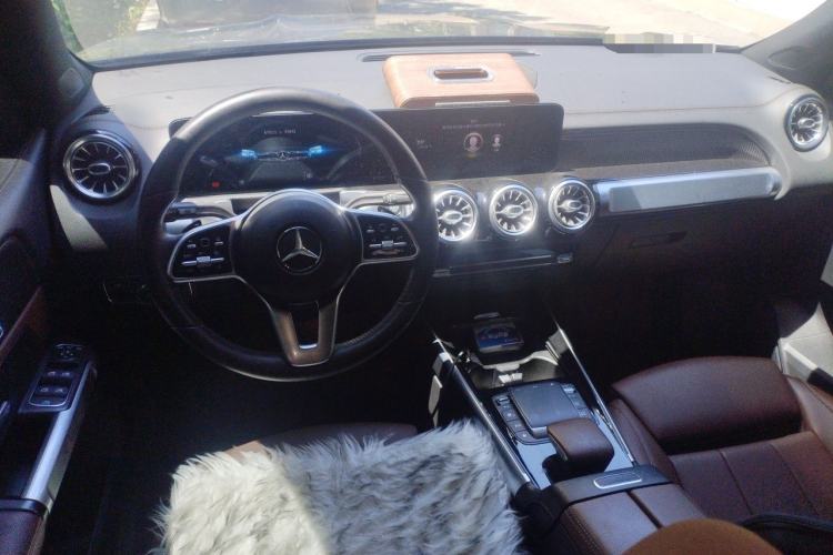 Used Mercedes-Benz GLB 2021 GLB 200 Dynamic Edition Center Console