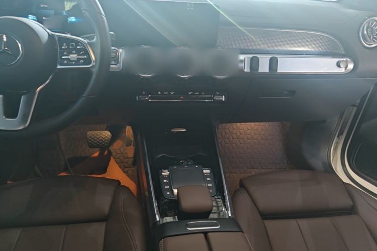 Used Mercedes-Benz GLB 2021 GLB 200 Fashion Model Center Console